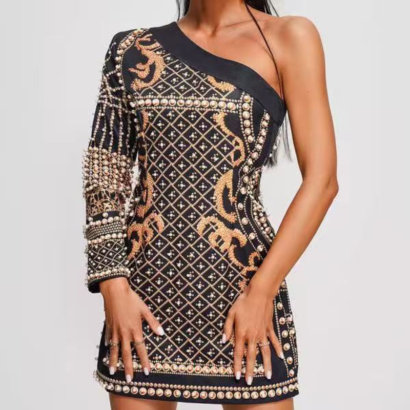 Sommer Jacquard strickte schräge Schulter Langarm, Perlen schlanke Kleider